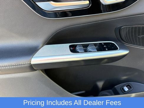 Used 2024 Mercedes-Benz GLC 300 4MATIC image 20