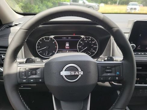 New 2025 Nissan Rogue SV image 9