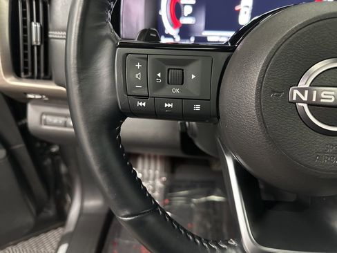 Used 2024 Nissan Pathfinder Platinum image 15