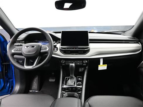 New 2026 Jeep Compass Limited w/ Mopar Graphics Package image 22