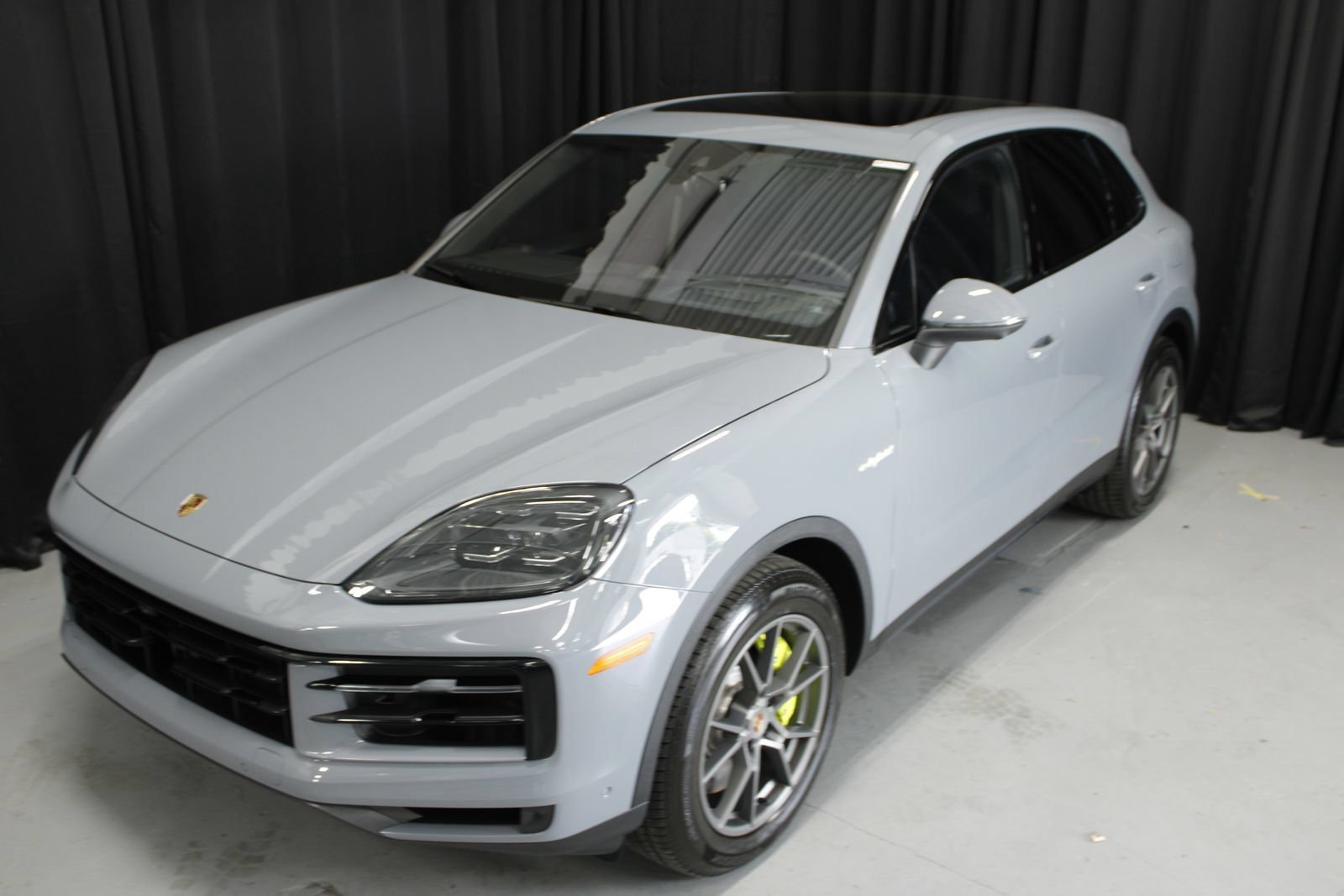 Certified 2026 Porsche Cayenne E-Hybrid AWD/4WD image 9