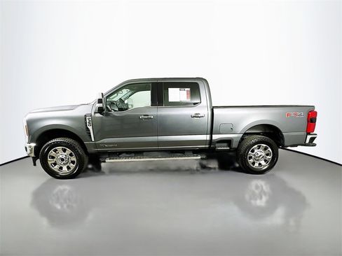 Used 2025 Ford F350 Lariat w/ Chrome Package image 5