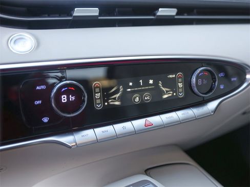 Used 2025 Genesis GV70 3.5T Sport w/ Sport Prestige Package image 26