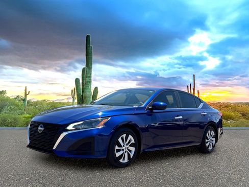 Used 2023 Nissan Altima 2.5 S FWD image 2