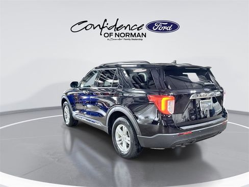 Used 2022 Ford Explorer XLT image 6