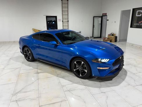 Used 2020 Ford Mustang Coupe RWD image 3