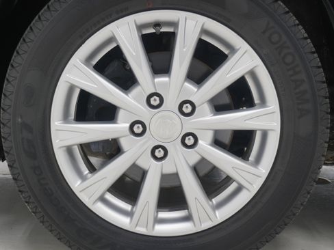 Used 2010 Buick Lucerne CXL w/ Driver Confidence Package FWD image 23