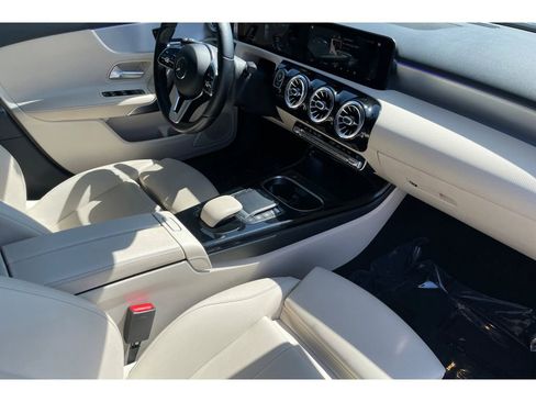 Used 2021 Mercedes-Benz A 220 image 17