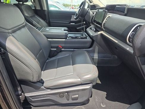 Used 2025 Ford Expedition Max Active AWD/4WD image 18