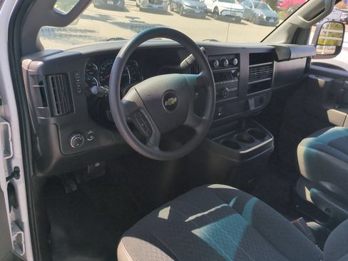 Used 2019 Chevrolet Express 2500 w/ Driver Convenience Package RWD image 10