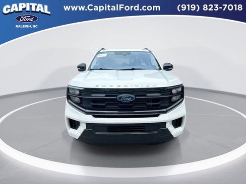 Certified 2025 Ford Expedition Active AWD/4WD image 3