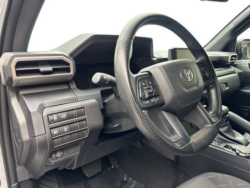 Used 2025 Toyota Tacoma SR AWD/4WD image 50