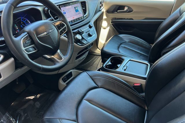 Used 2024 Chrysler Pacifica Limited FWD image 10