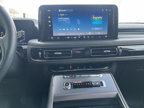 Used 2025 Lincoln Aviator AWD w/ Jet Appearance Package image 32