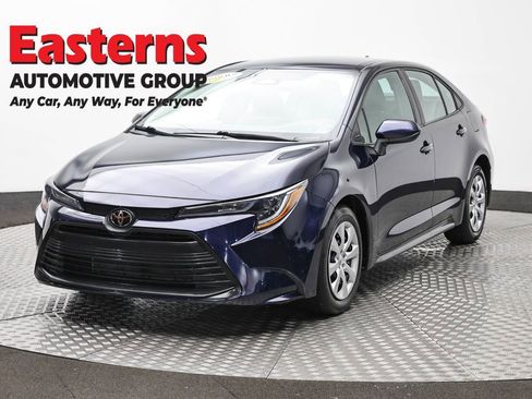 Used 2024 Toyota Corolla LE FWD image 1