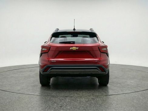 Used 2025 Chevrolet Trax LT w/ LT Convenience Package FWD image 6