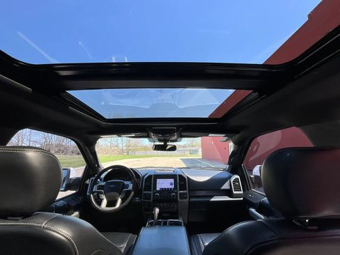 Used 2019 Ford F150 Lariat w/ Equipment Group 502A Luxury AWD/4WD image 19