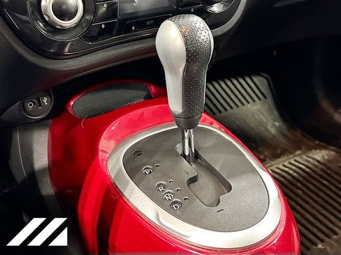 Used 2014 Nissan Juke SL image 19