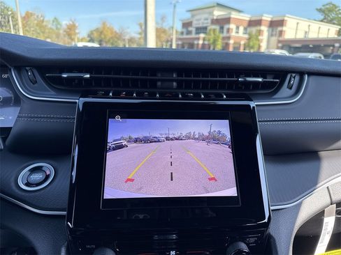 New 2025 Jeep Grand Cherokee Laredo image 24