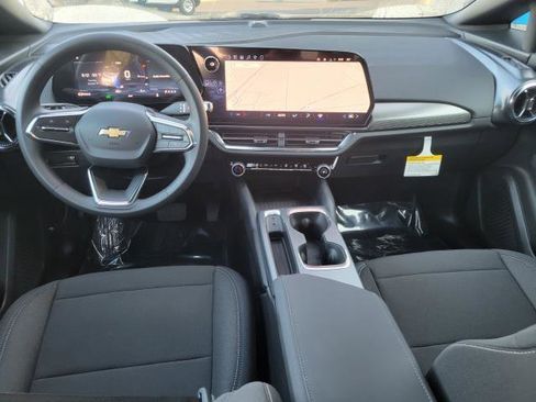 New 2026 Chevrolet Equinox EV LT image 12
