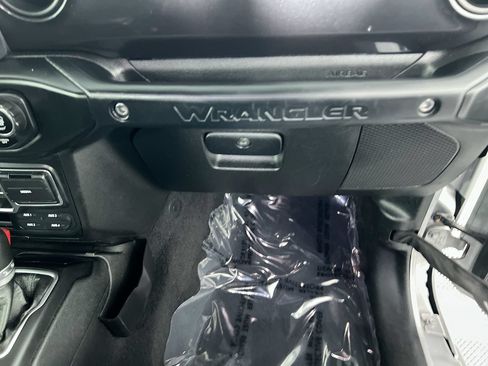 Used 2020 Jeep Wrangler Unlimited Sport AWD/4WD image 30