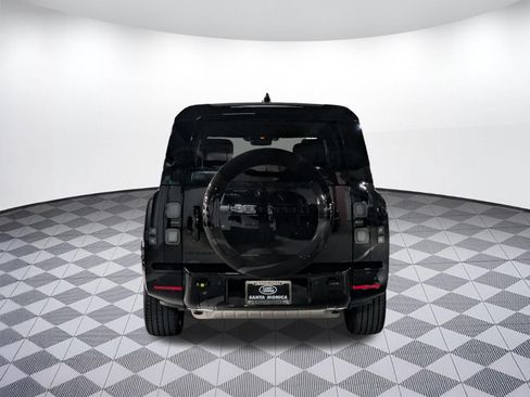 New 2026 Land Rover Defender 130 X-Dynamic SE AWD/4WD image 4