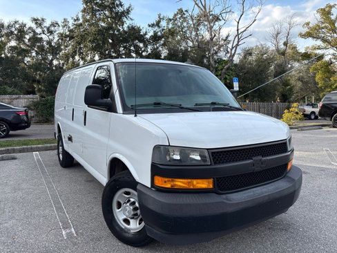Used 2019 Chevrolet Express 2500 w/ Driver Convenience Package image 4