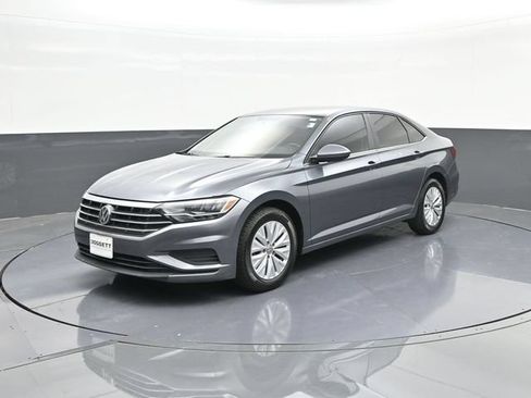 Used 2020 Volkswagen Jetta R-Line FWD image 1
