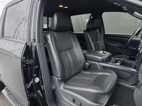 Used 2018 Nissan Titan SL w/ Midnight Edition image 79