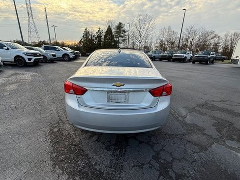 Used 2017 Chevrolet Impala LT image 4