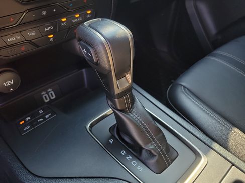 Used 2022 Ford Ranger Lariat w/ Equipment Group 501A High image 8