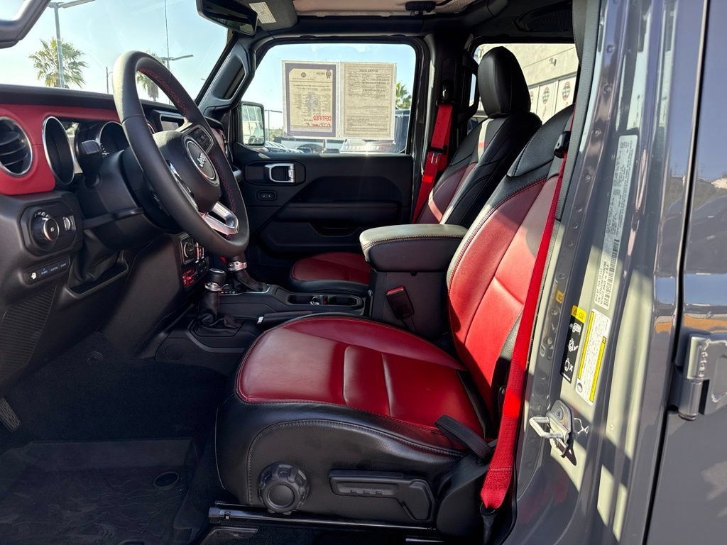 Used 2023 Jeep Wrangler Unlimited Rubicon 4xe AWD/4WD image 15