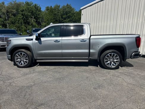 Used 2023 GMC Sierra 1500 Denali w/ Denali Reserve Package AWD/4WD image 9