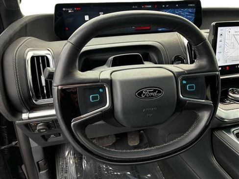 Used 2025 Ford Expedition Platinum w/ Stealth Performance Package AWD/4WD image 11