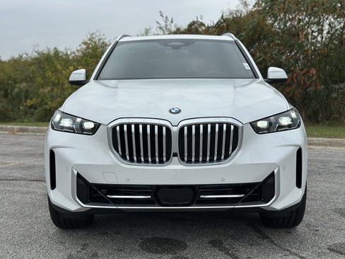 New 2026 BMW X5 xDrive40i w/ Premium Package image 2