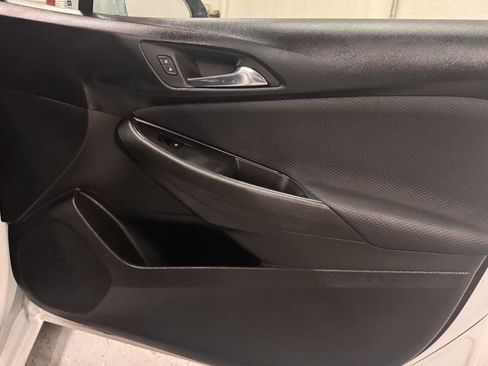 Used 2018 Chevrolet Cruze LT w/ Convenience Package image 27