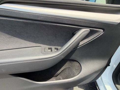Used 2023 Tesla Model Y Long Range AWD/4WD image 13