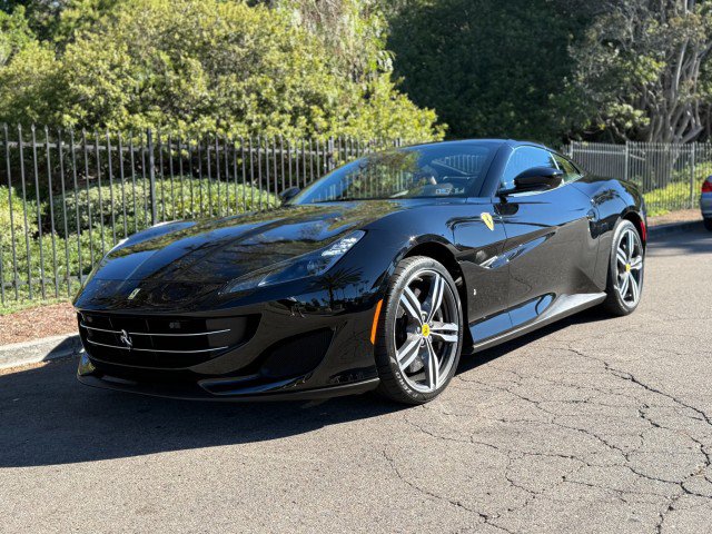 Used 2019 Ferrari Portofino RWD image 1