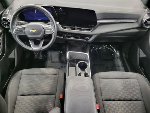 Used 2025 Chevrolet Equinox LT image 6