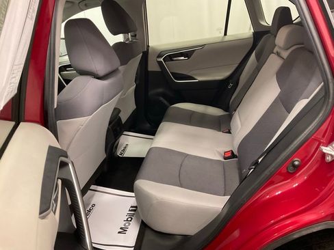 Used 2020 Toyota RAV4 XLE image 30