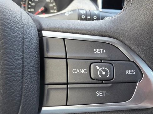 New 2026 Jeep Compass Latitude image 13