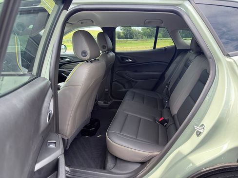 Used 2025 Chevrolet Trax ACTIV FWD image 25