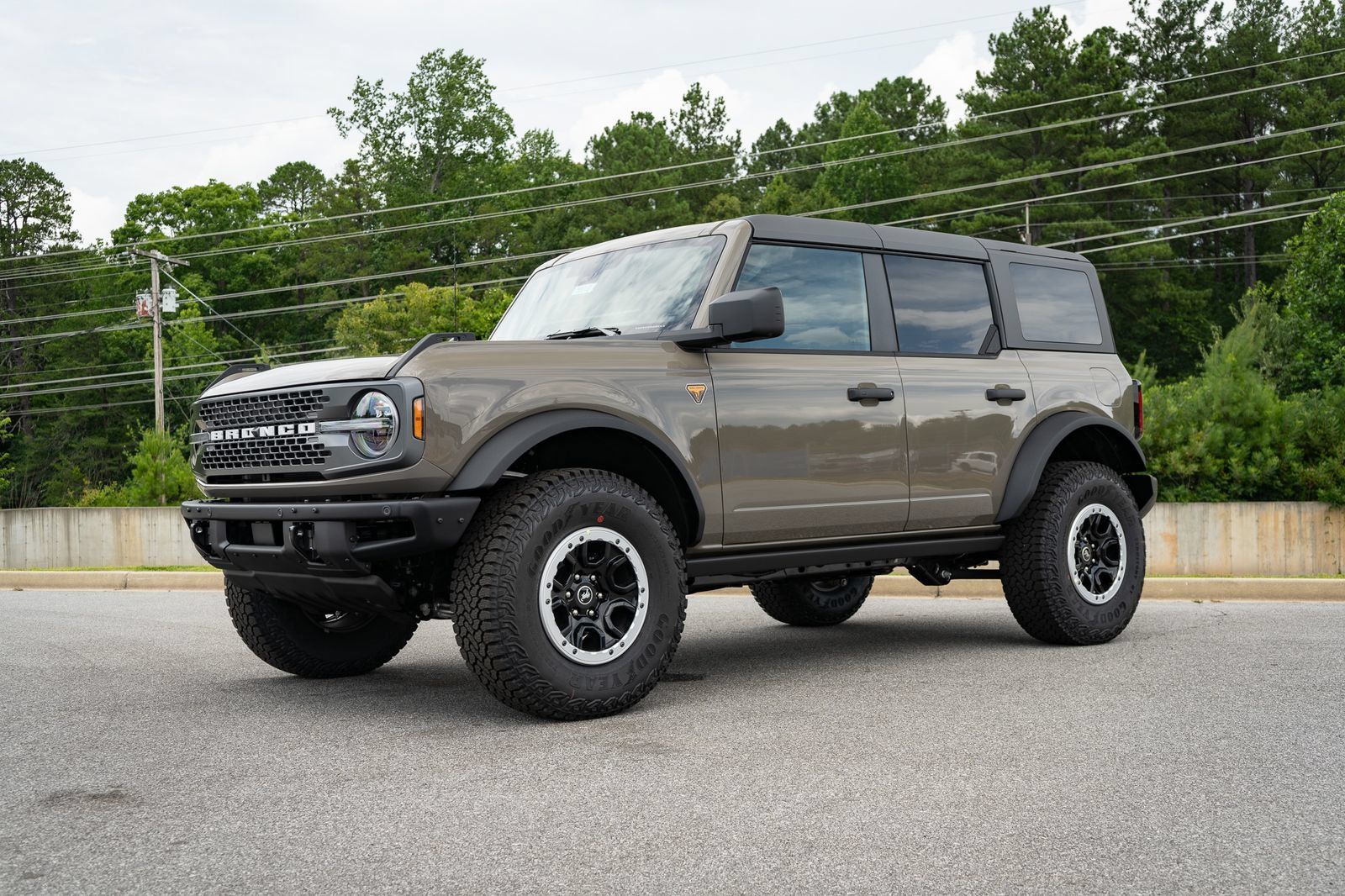 New 2026 Ford Bronco Badlands AWD/4WD image 9