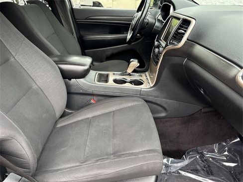 Used 2017 Jeep Grand Cherokee Laredo w/ Quick Order Package 23E image 12