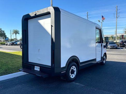 New 2026 Chevrolet Brightdrop 400 image 8