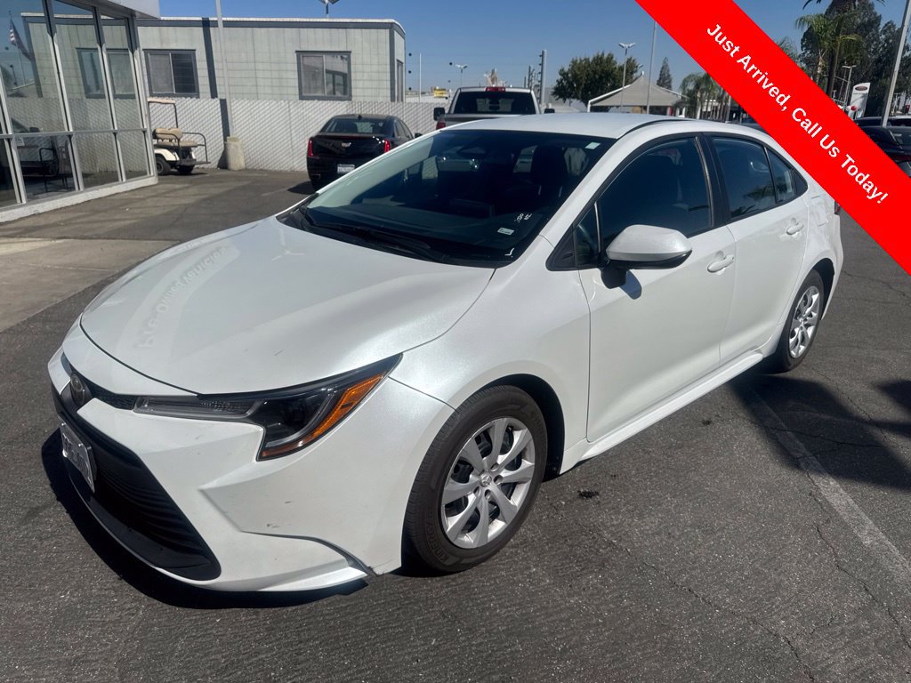 Used 2025 Toyota Corolla LE FWD image 1