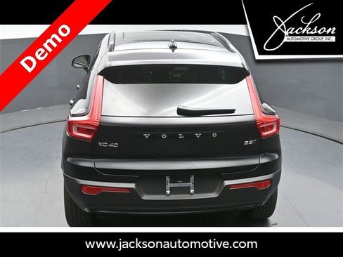New 2025 Volvo XC40 B5 Ultra image 43