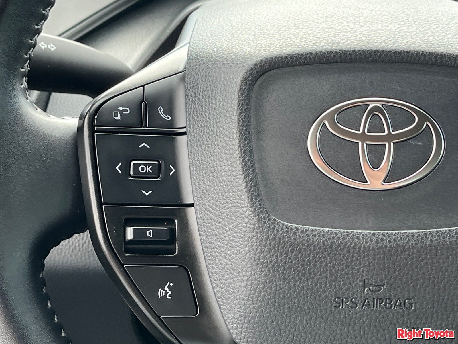 Certified 2024 Toyota Prius LE FWD image 23