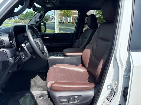 Used 2024 Toyota Land Cruiser w/ Premium Package AWD/4WD image 11