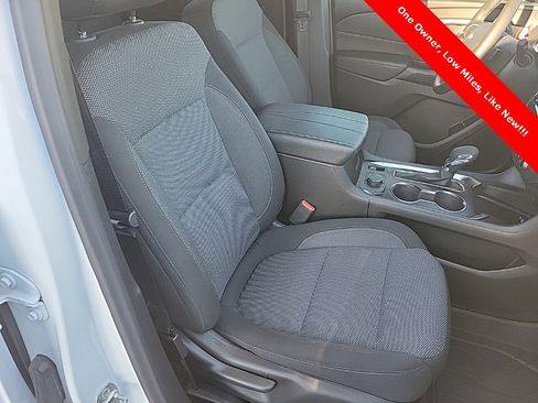 Used 2023 Chevrolet Traverse LT image 44